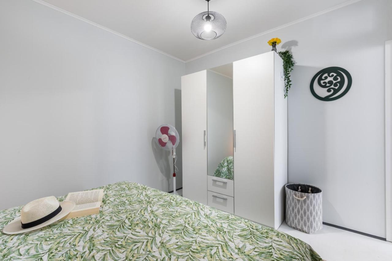Waterview Apartments - Koru Apartment And Pool มีมิตเซ ภายนอก รูปภาพ